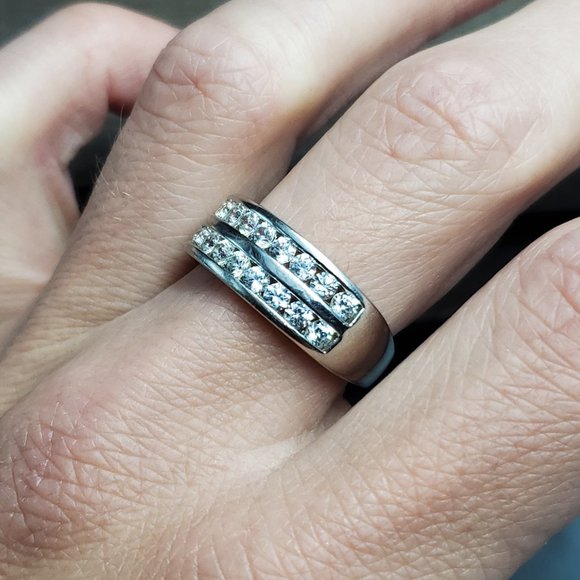 Size 9.75 Sterling Silver White Topaz Channel Gemstone Band Ring - Picture 3 of 8